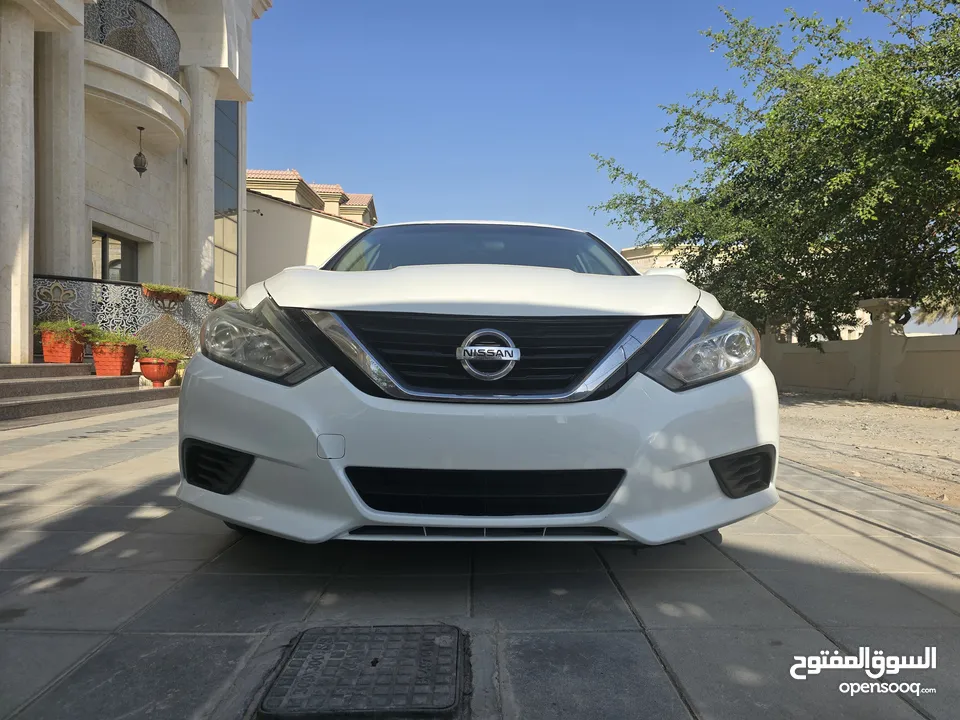 Nissan Altima S  2.5L  2016