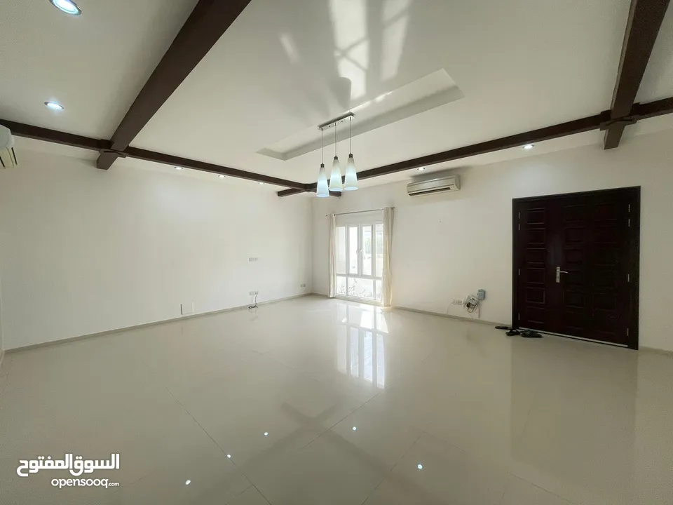 4 BR Lovely Townhouse in Madinat Qaboos