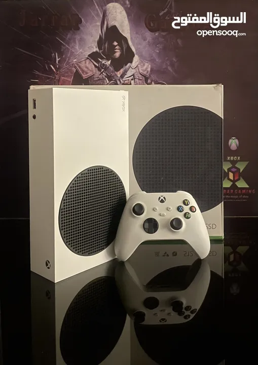 Xbox series s بحاله الوكاله مع مكتبه العاب مميزه