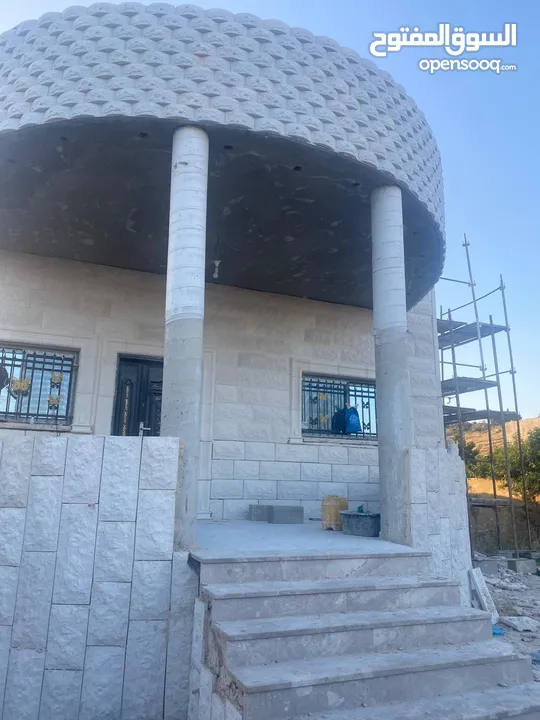 دار جاهزي واصل ماء وكهرباء سعر مغري بسبب السفر