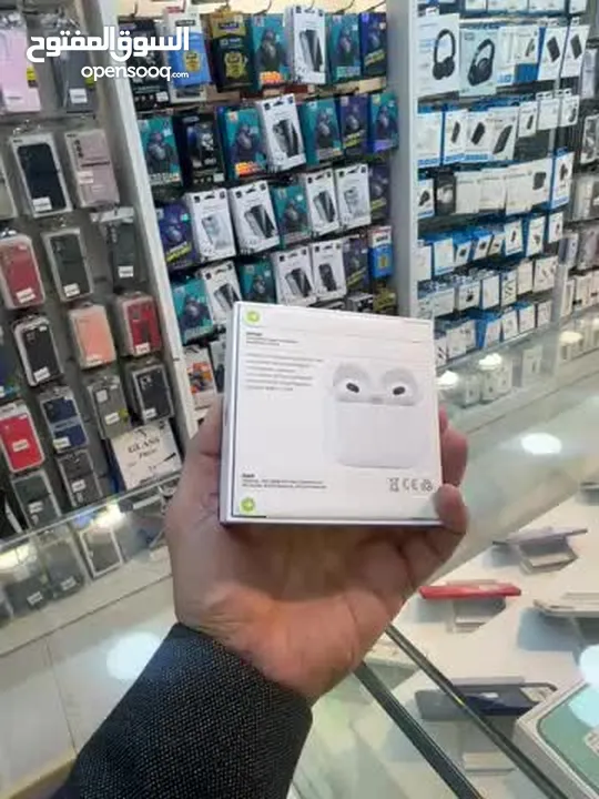 AirPods 3 سماعة  جديدة مكفوله من جميع وكلاء ابل في العالم
