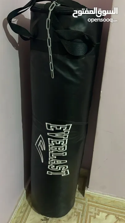 طقم ملاكمة Everlast جديد (كيس + قفازات)40 بنش شبه جديد مع دامبل عدد أربعه20دينار