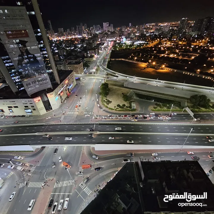 باطلاله مفتوحه على القصر افخم غرفتيين وصاله مفروشه بالكامل للايجار الشهري في ابرااج الستي النعيميه