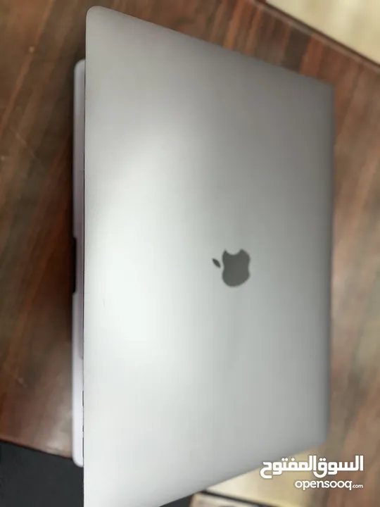 MacBook Pro A1707 core i7 16gb dadicated graphics touch bar ratina display