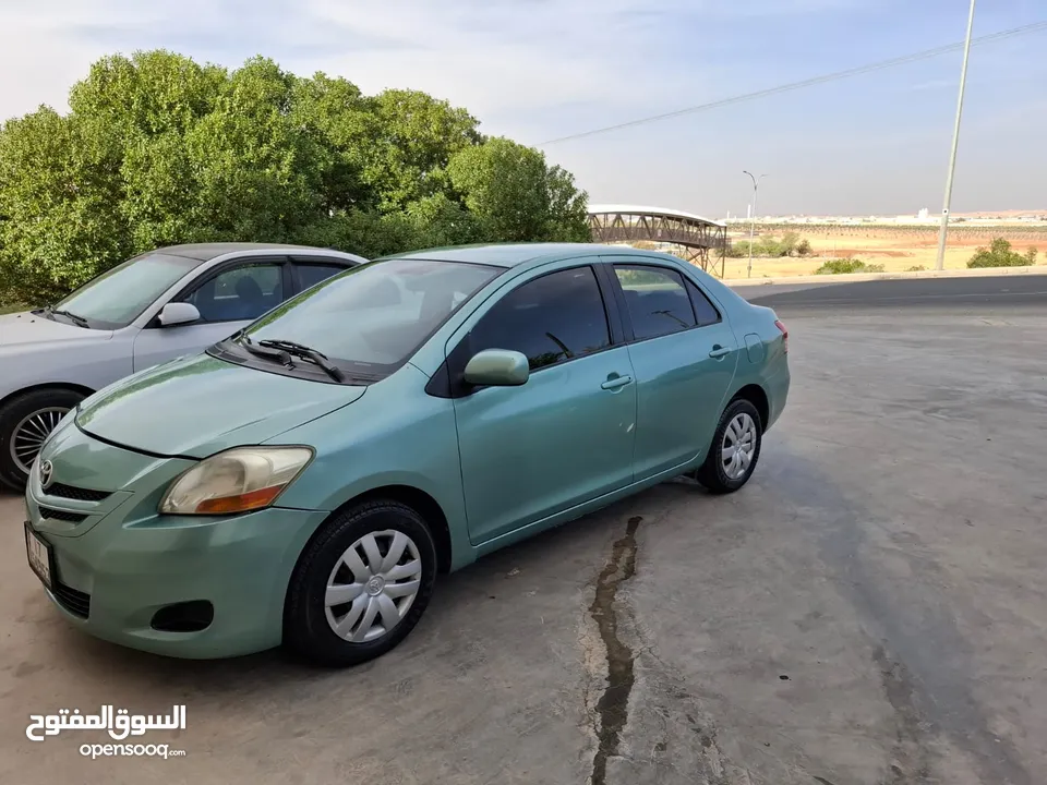 تم تخفيض السعر للبيع تويوتا يارس 2009 Toyota yaris 2009 غير قابل للتفاوض