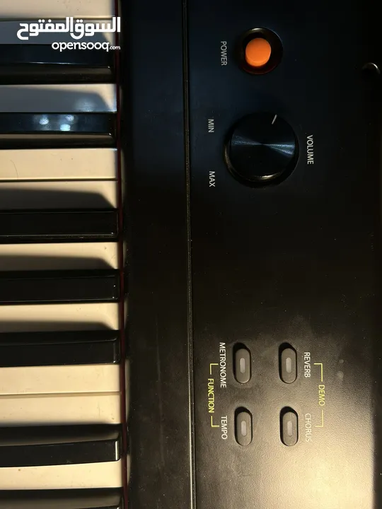 بيانو للبيع (88 مفتاح ) مع دوسة.