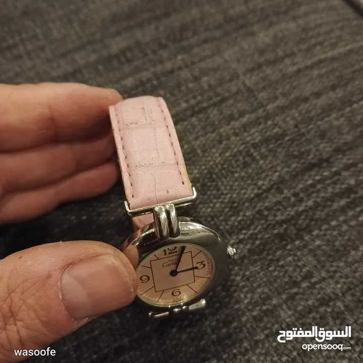 ساعه صبايا ماركه كارتير cartier كوبي ون ماستر ماكينه سويسري كوارتز زجاج زفير كريستال مميزه لون زهري