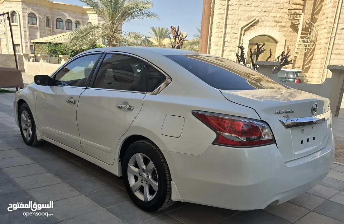 Nissan Altima S  2.5 L 2015