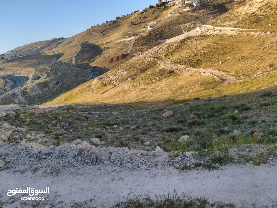 نص دنم أرض للبيع مباشرة من المالك بدون أي وسطاء تصنيف B مسموح البناء في أي وقت بدون قيود أو شروط