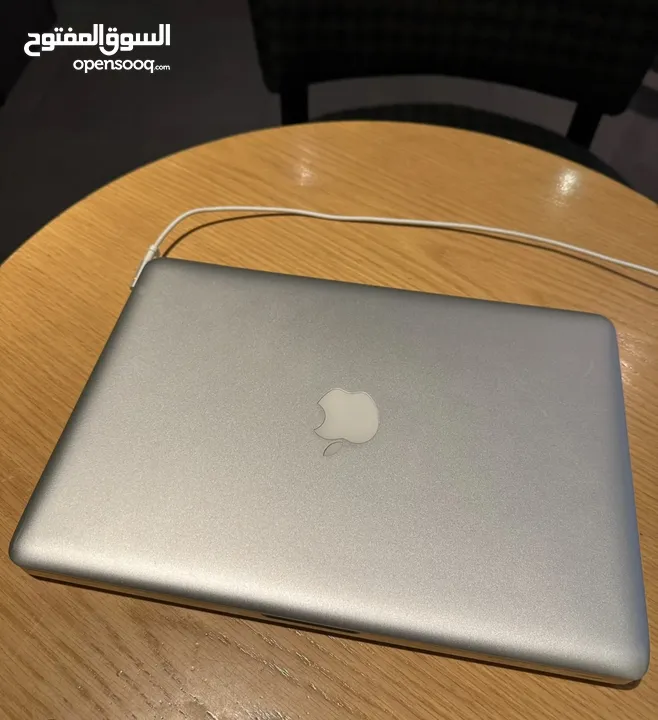 Apple MacBook urgent Sale model 2020 clean