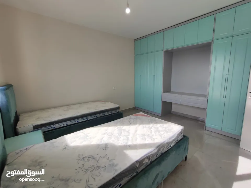 فرصتك للسكن في موقع مميز – عين منجد – إطلالة بانورامية