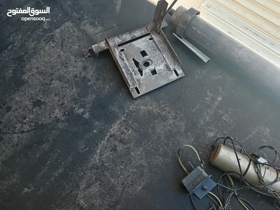 باب غلق ريش مع موتور