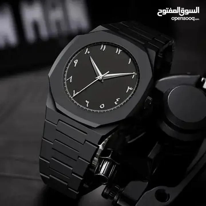ساعة حديثة متطورة