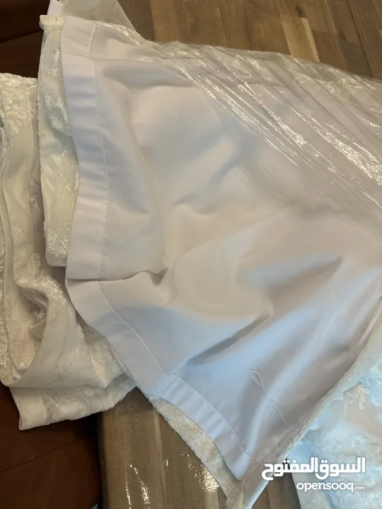 برادي غرفه نوم مبطنه لون ابيض