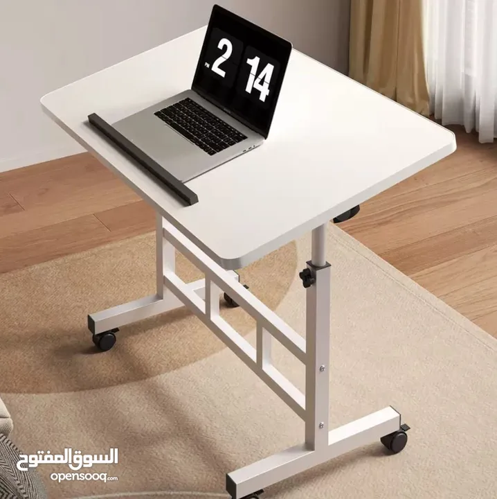 الطاولة الجانبية المتحركة – عملية وأنيقة   تصميم عصري يناسب أي زاوية بالبيت ويضيف لمسة مرتبة.