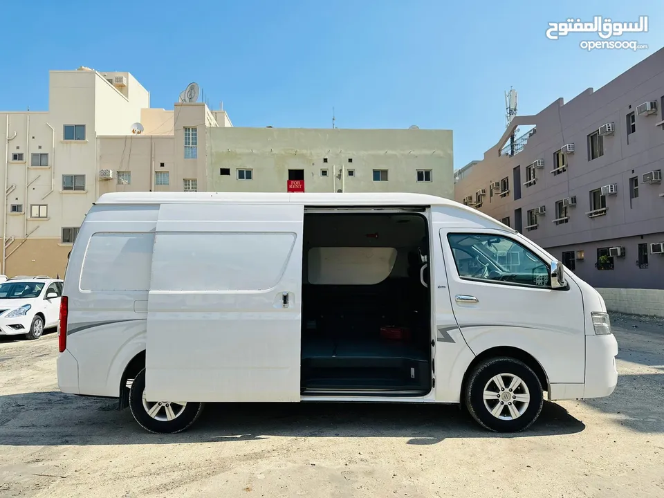 فوتون هايروف باص نقل البضائع الصغيرة.  Foton Highroad Small Cargo Bus