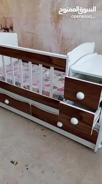 سرير اطفال