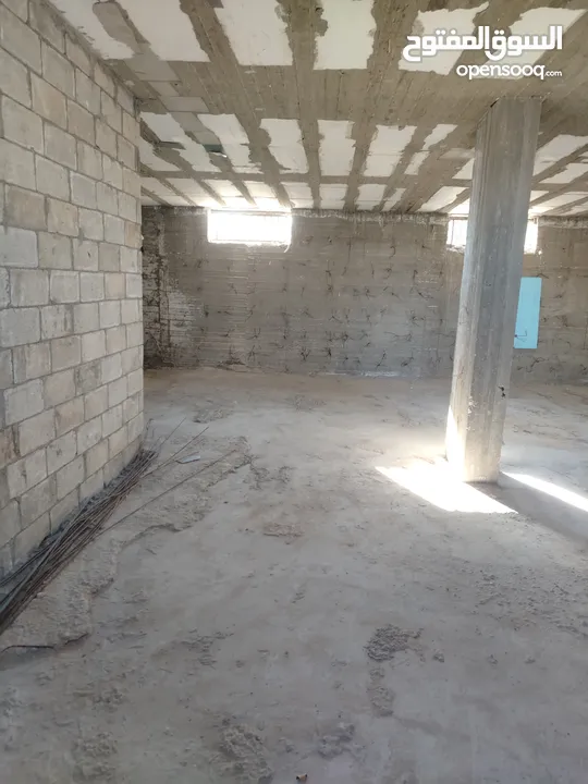 طابق ارضي بمساحة 175 متر مربع للأجار