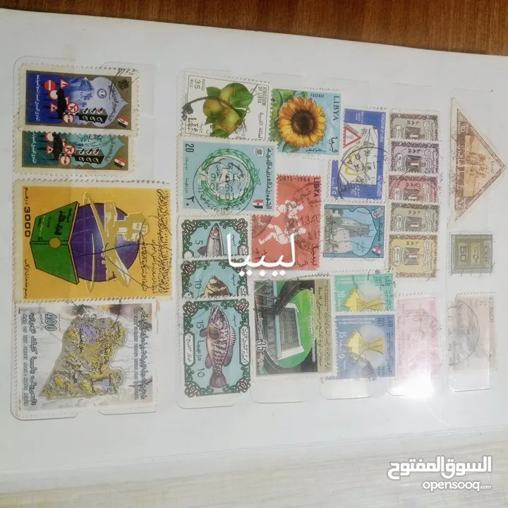 مجموعة طوابع مميزة جدا بعضها عمره اكثر من 100 سنة