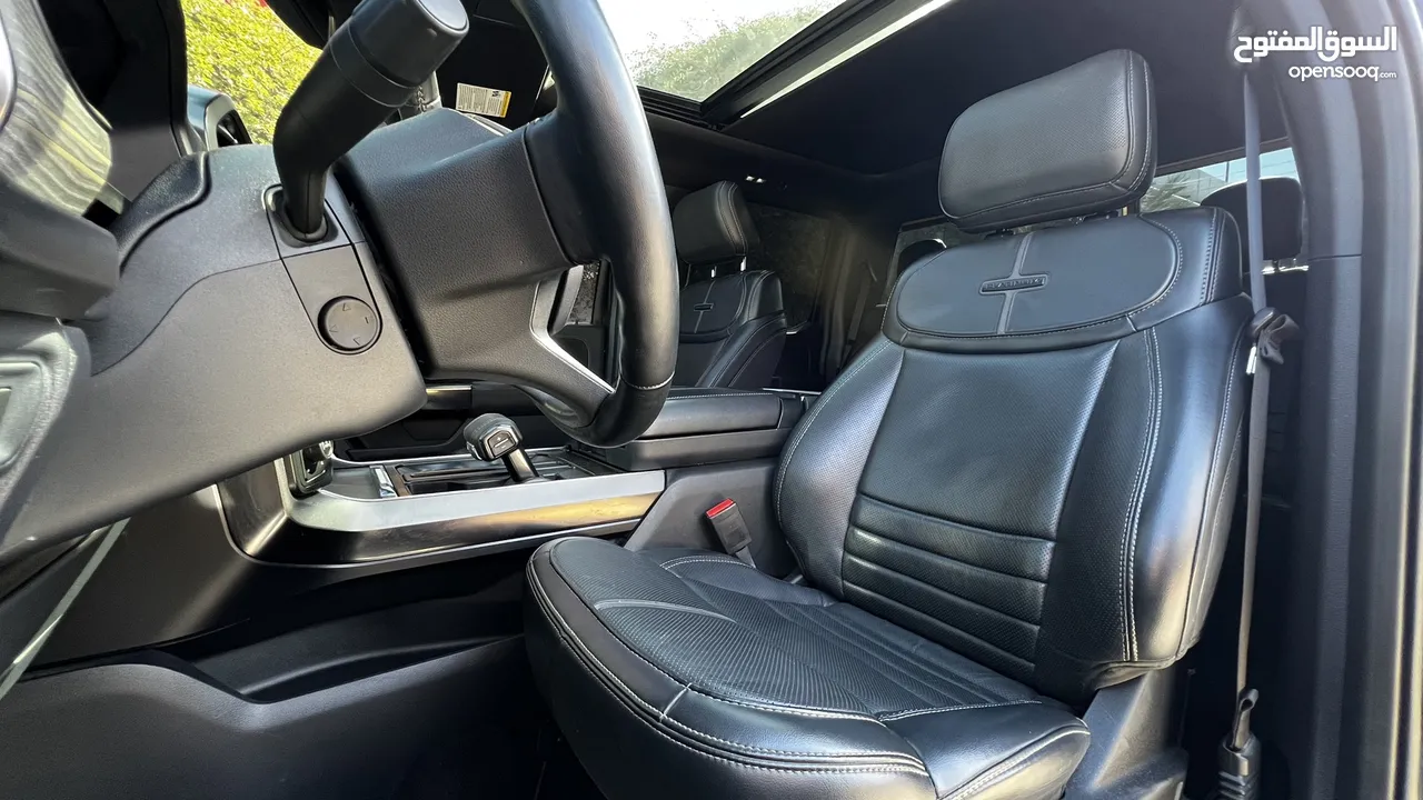 2022 FORD F-150 Platinum Hybrid Black-Edition