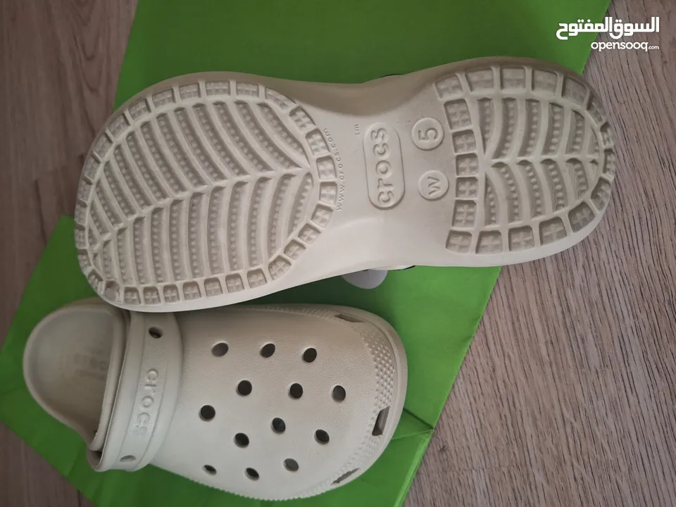 crocs مستعمل مره