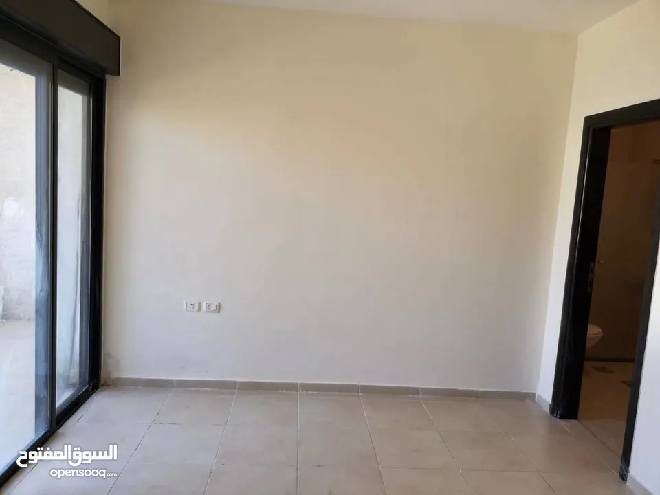شقة للبيع في عين منجد رام الله مطلة على جبل المصيون مشرفة على منظر جميل مرتفع في مدينة رام الله