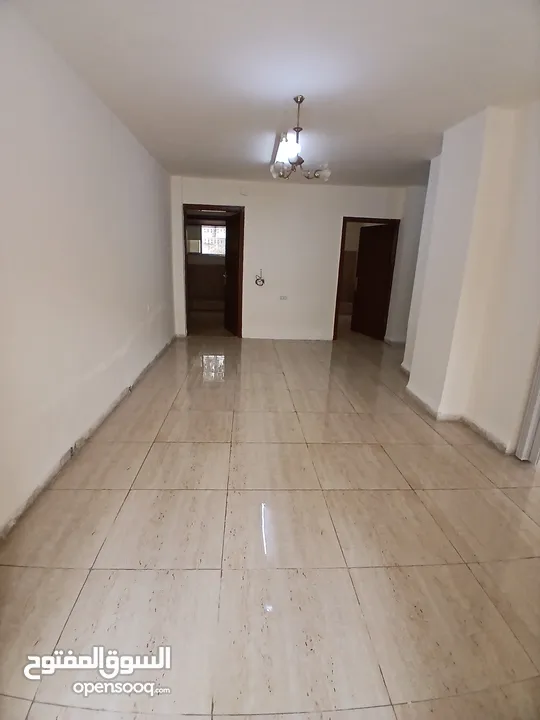 شقه ارضيه فارغه للإيجار الجبيهه