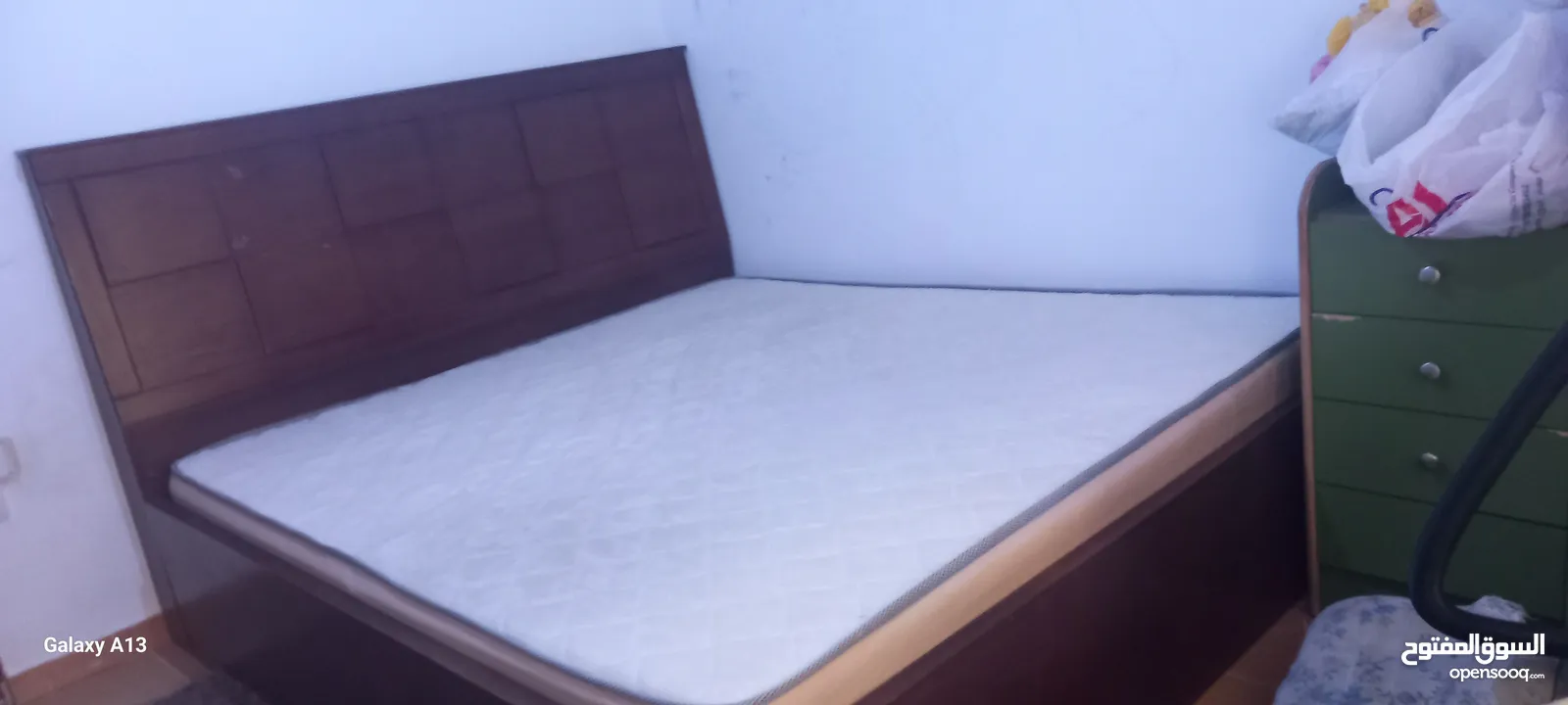 تخت مجوز مع فرشه اصليه للبيع
