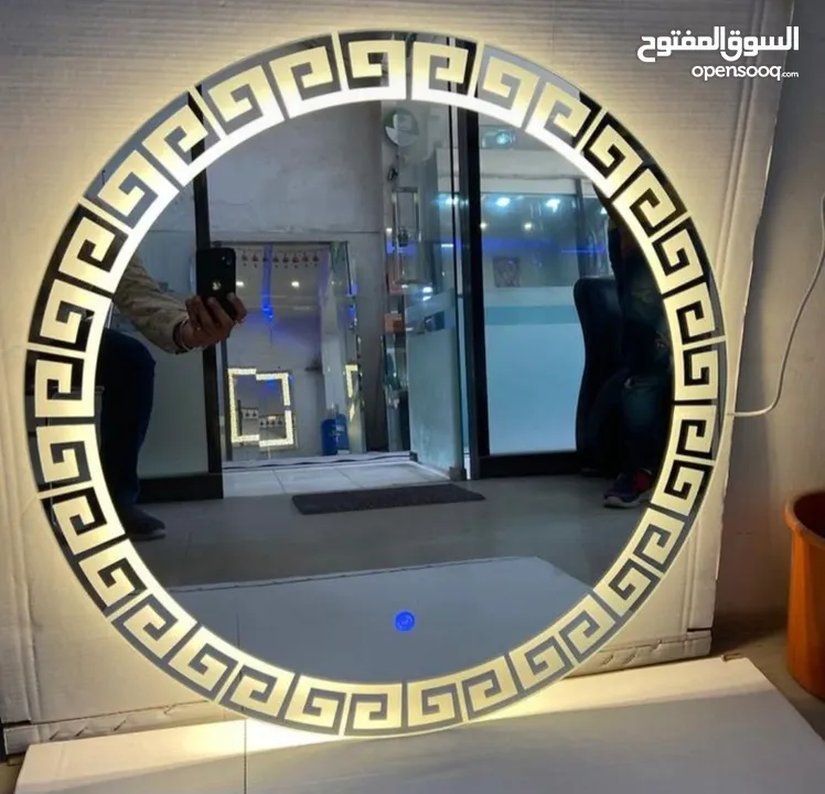 زجاج مرايا سيكوريت تفصيل وتركيب جميع انواع الزجاج وديكورات مرايا المداخل مع الاضاءة