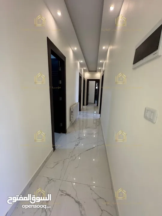 شقة جديدة لم تسكن بتشطيبات عالية الجودة بتصميم عصري