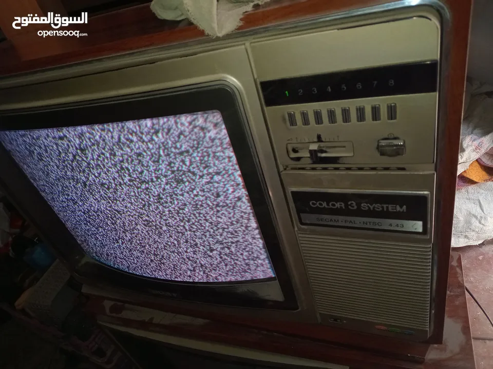تلفزيون قديم بحال جيده عدد2