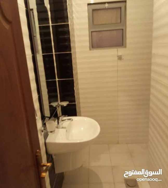 شقة مميزة - مرج الحمام - 4نوم 2ماستر - 220م