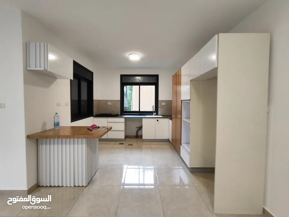 New unfurnished apartment for rent in Ramallah, Al-Tira