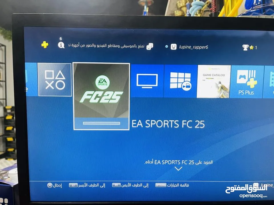 متوفر بلاستيشن فور سليم مع ايدتين جداد نازل عليه فيفا 25