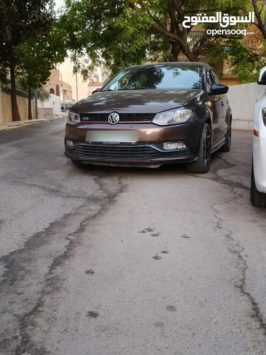 سيارة بولو متور 1200 تيربو جير عادي السيارة بحالة الوكالة ماشية 115 الف