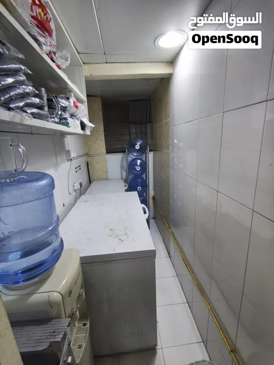 مطعم بيتزا وباستا للبيع