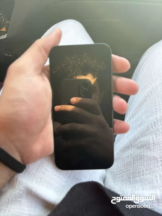ايفون 13 مساحة 128GB بطارية 84% لون اسود.....................................