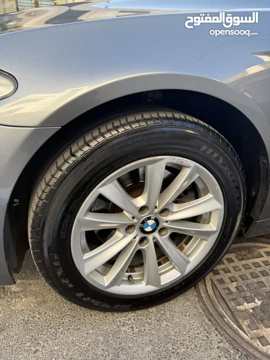 لون مميز بحالة ممتازة BMW f10 فحص كامل ماتور 3000