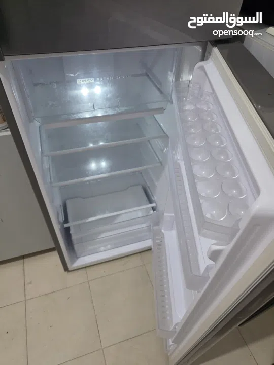 ثلاجة للبيع sharp