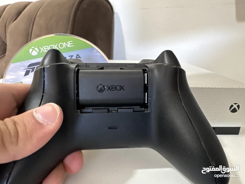 اكس بوكس ون إس  و كنترولر و سيدي و شاشه
