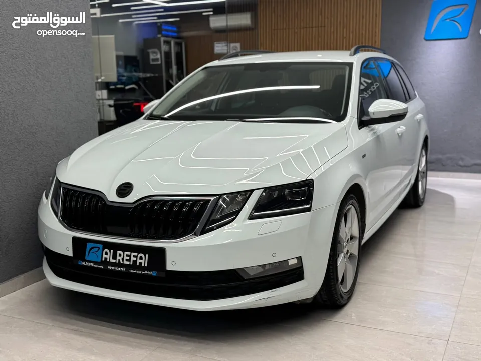 Skoda Octavia station