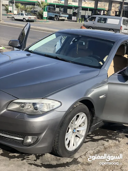 للبيع أو البدل ب ( id6)  BMW 528i gold