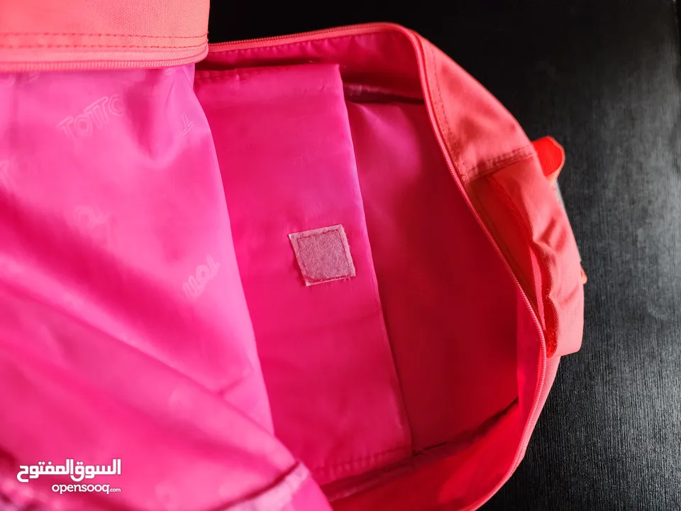 شنطة مدرسية ماركة توتتو الاصلية مستعملة بحالة ممتازة للبيع