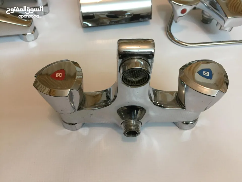 4 بطاريات دوش وحمام GROHE  و  KLUDI  المانيه  واكسوارات .