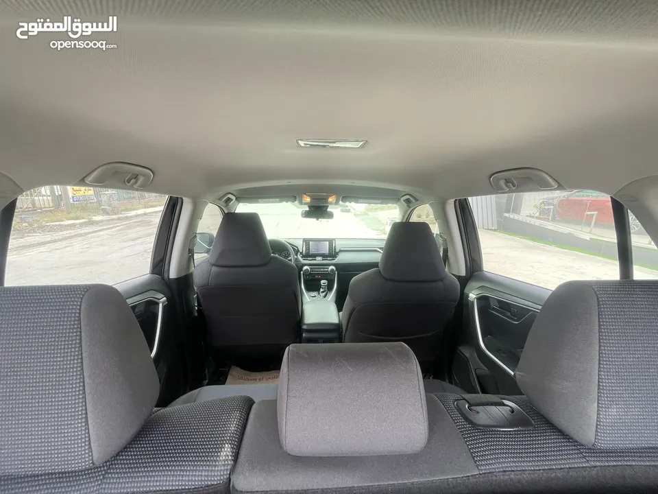 2021 TOYOTA RAV4, LE  بطاريه ليثيوووم السياره توب نضافه بصلاه على النبي