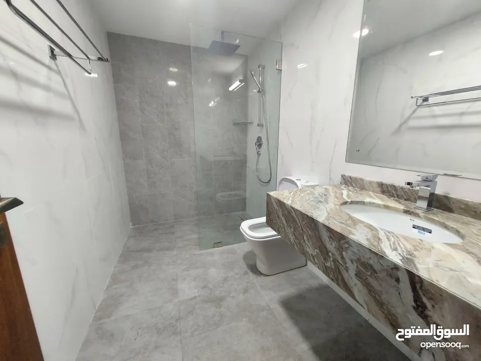 5 Bedrooms Penthouse Apartment for Rent in Ghubrah REF:819R