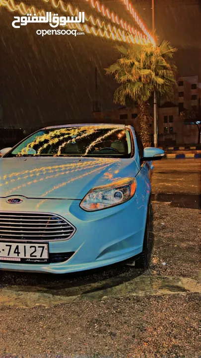 سيارة فورد فوكس كهربائية بالكامل للبيع موديل 2014