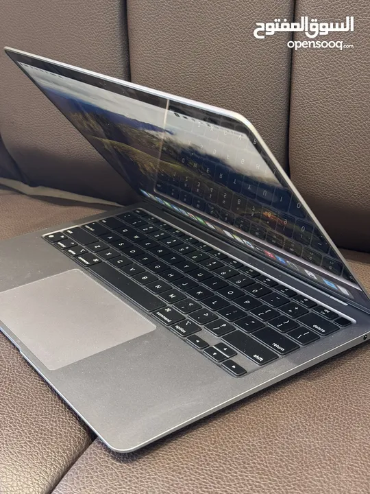 MacBook Air m2 13’3 مشحون 13 شحنة
