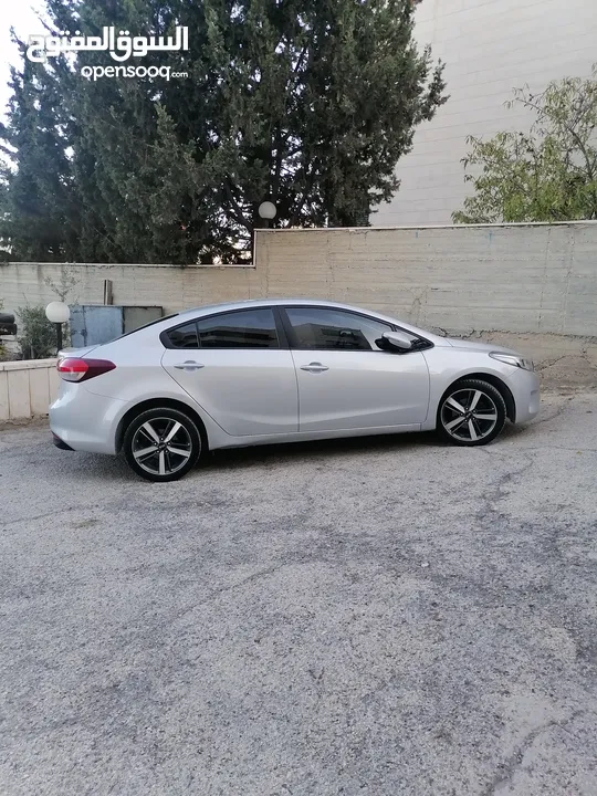 كيا K3 / ماتور 1600 /ديزل /عداد قليل 110  / فحص نخب/ اقتصاديه /الأكثر طلبا