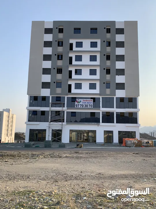 فرصة استثمارية لا تعوض مبنى جديد سكني تجاري للبيع عند عقبة العامرات مقابل محطة نفط عمان